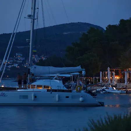 Robinson House Nicolina Casa di campagna *