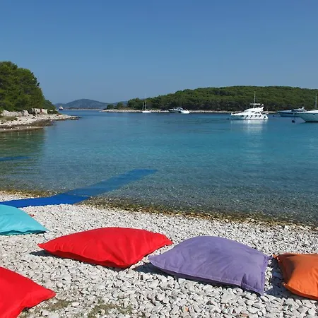 Robinson House Nicolina *