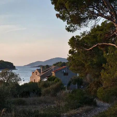 Robinson House Nicolina