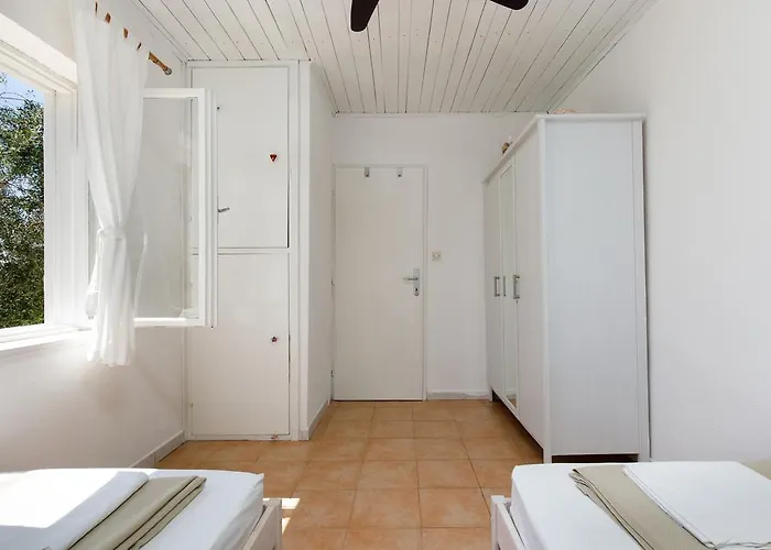 Robinson House Nicolina Casa rural *