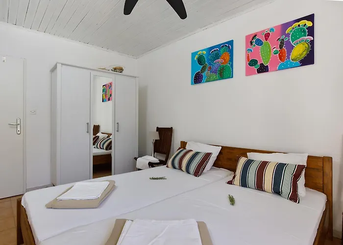 Casa rural Robinson House Nicolina Hvar Town